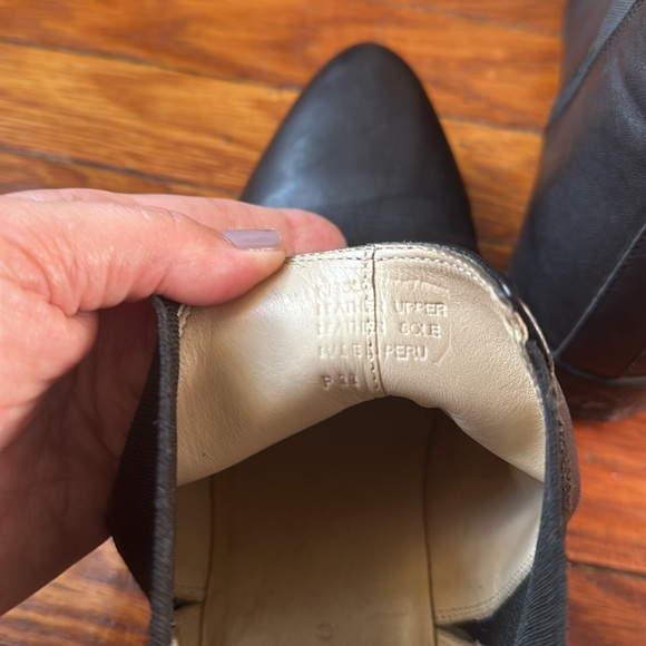 Eva Everyday Chelsea Boot - Picture 7 of 7